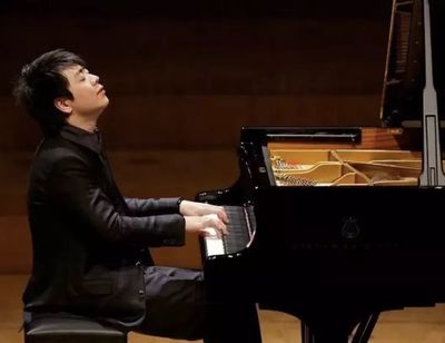 以技入道，以形传神——从傅聪论演奏姿势看钢琴艺术中的肢体表达